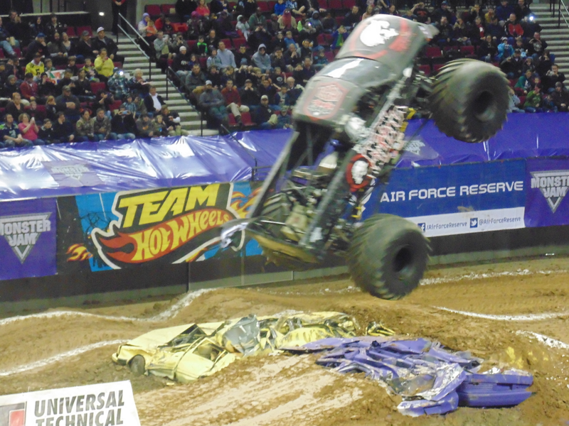 Illustration for article titled Monster Jam Portland (Photos and Video)